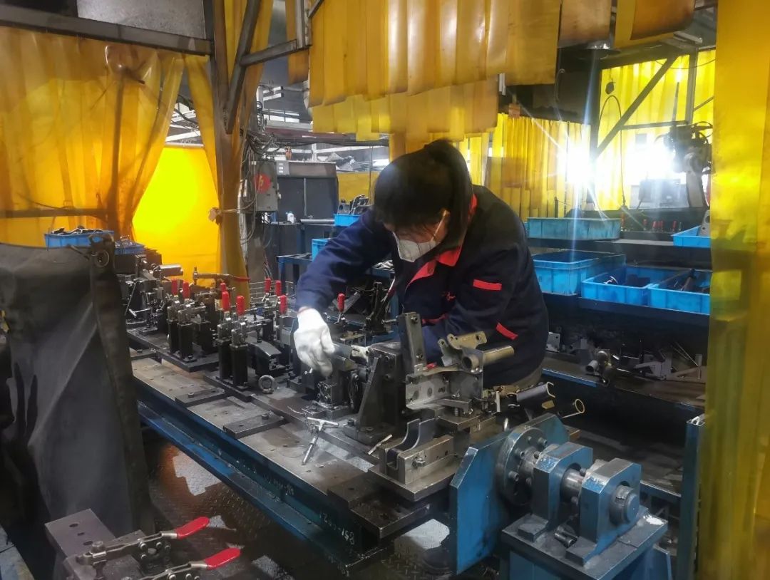 640(1)-019dc5d5b48d49a8ad4d9240112a63f2