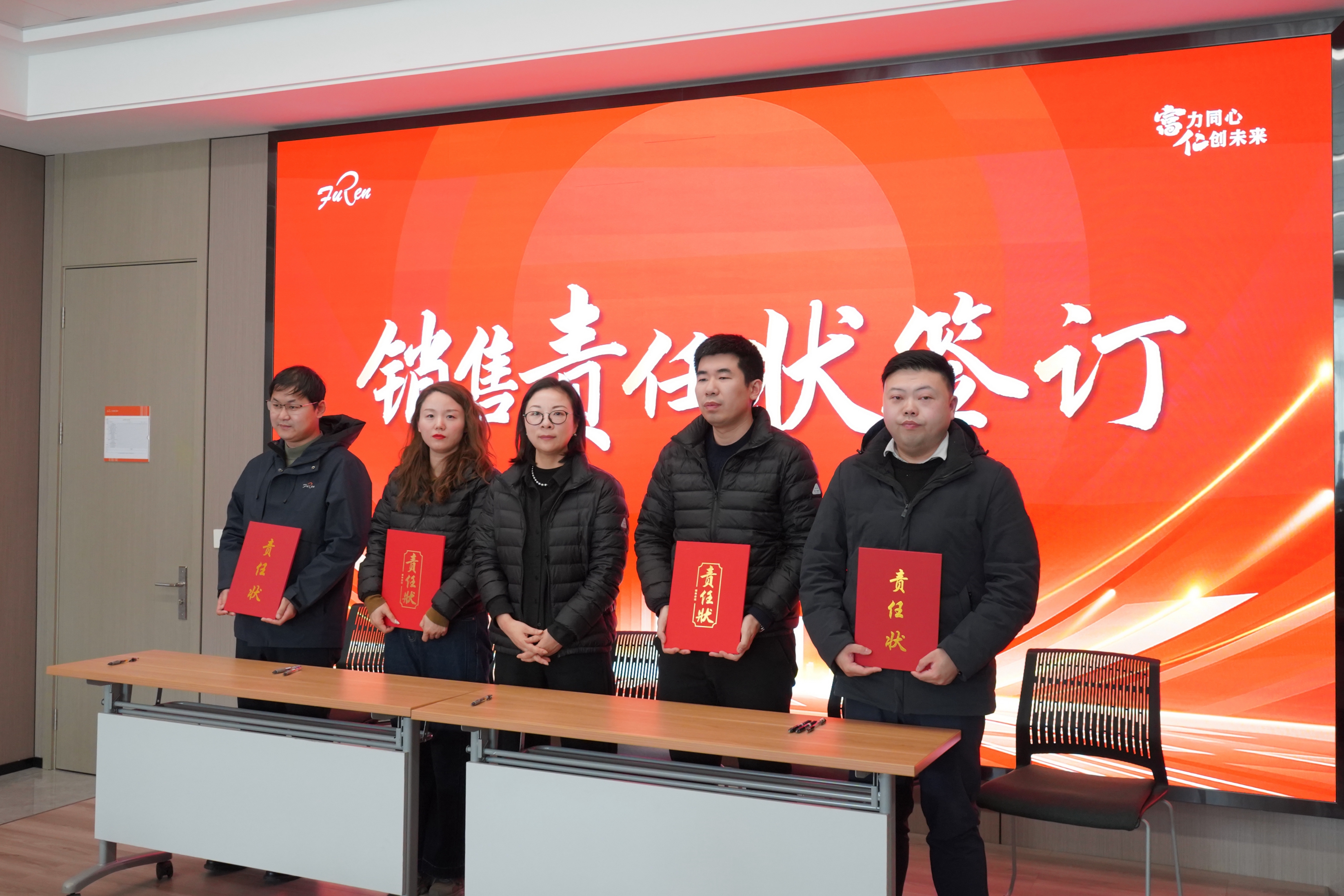 4daaa893cbd2e7117e74f9938d93189-378aff676441414b83e75b69c2176c28